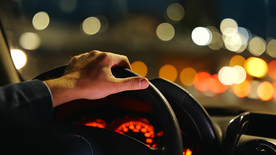 Darf man mit Rippenbruch Autofahren? - Das neue Wien