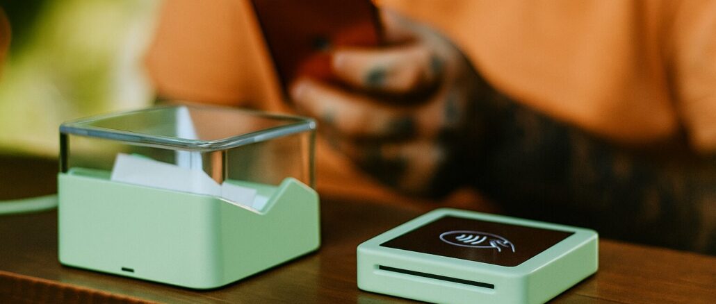 Schneiden Bargeld oder digitale Payments